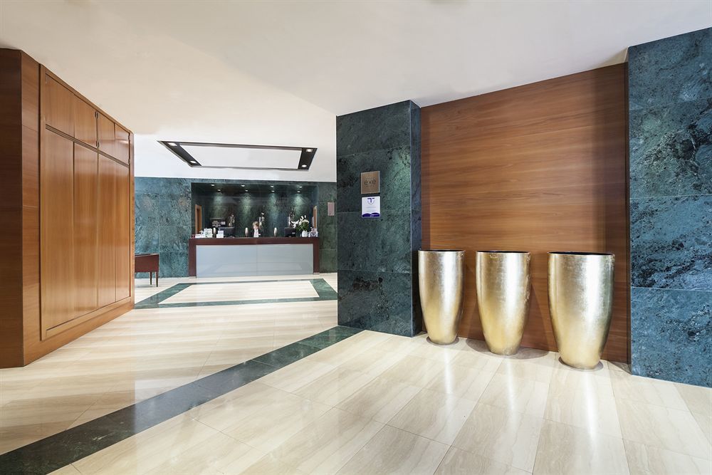 Exe Leon Hotel Luaran gambar